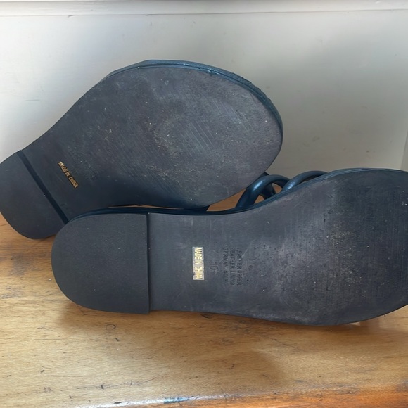 Intentionally Blank Black Leather Sandals - Picture 5 of 5